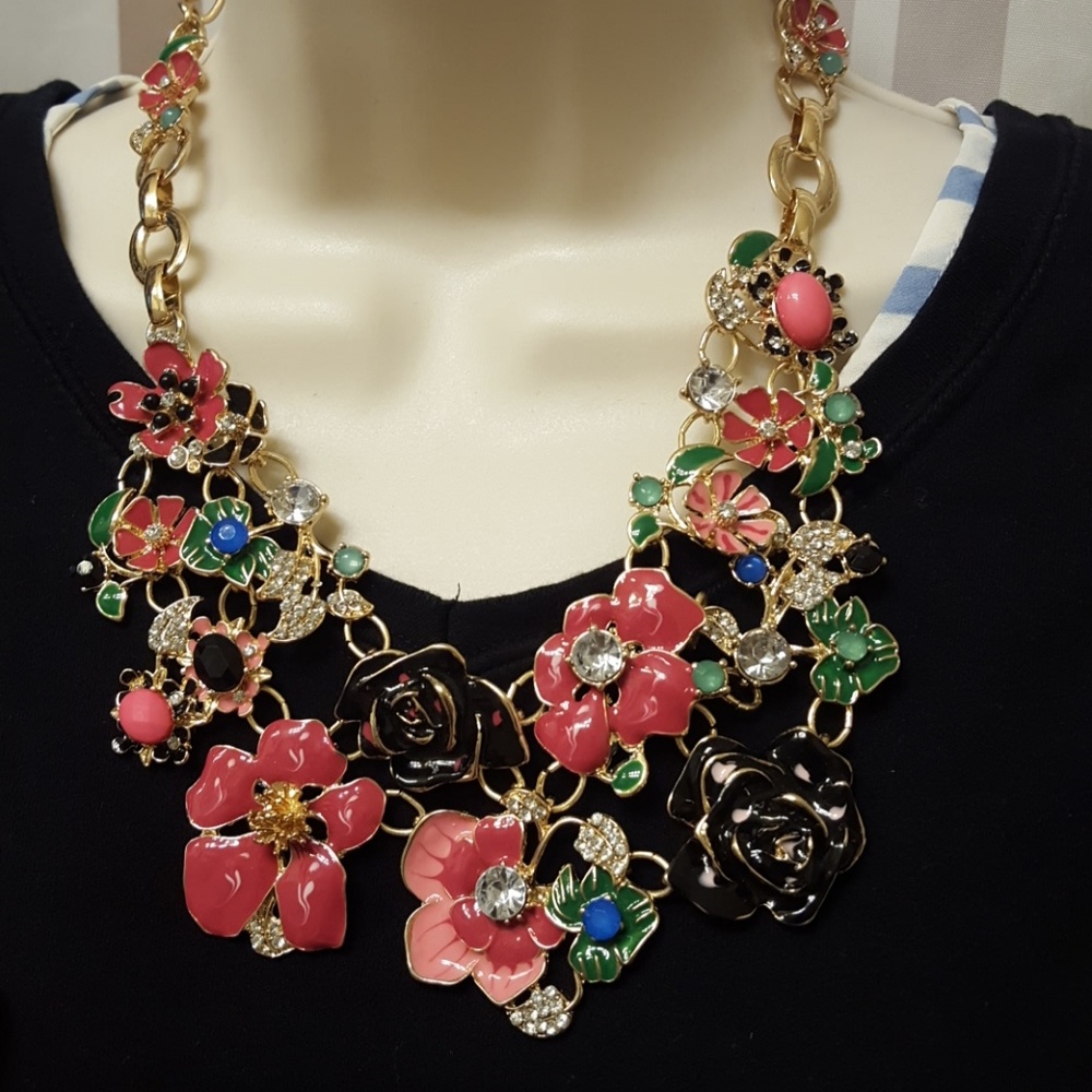 Enamel gold tone necklace